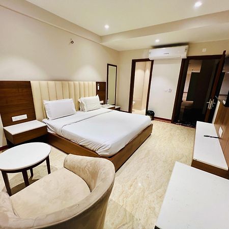 Hotel Bhoomivilas Агра Екстер'єр фото