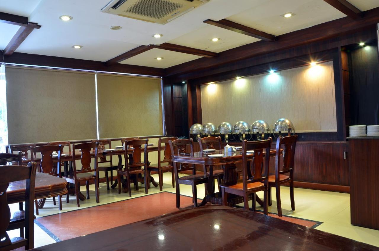 Hotel Bhoomivilas Агра Екстер'єр фото