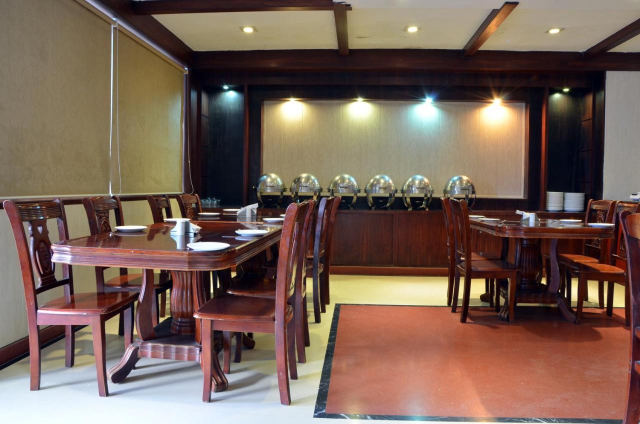 Hotel Bhoomivilas Агра Екстер'єр фото