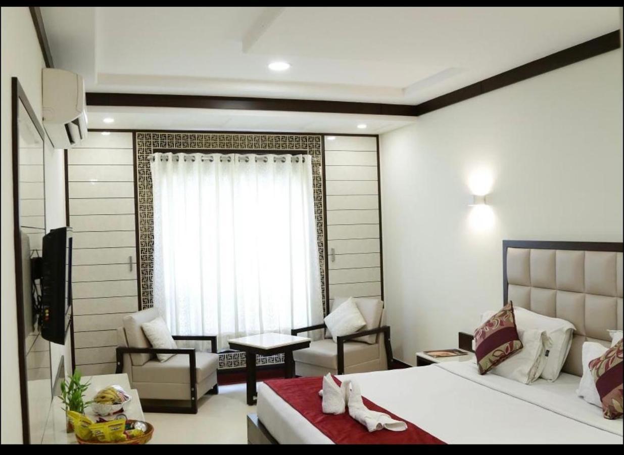 Hotel Bhoomivilas Агра Екстер'єр фото