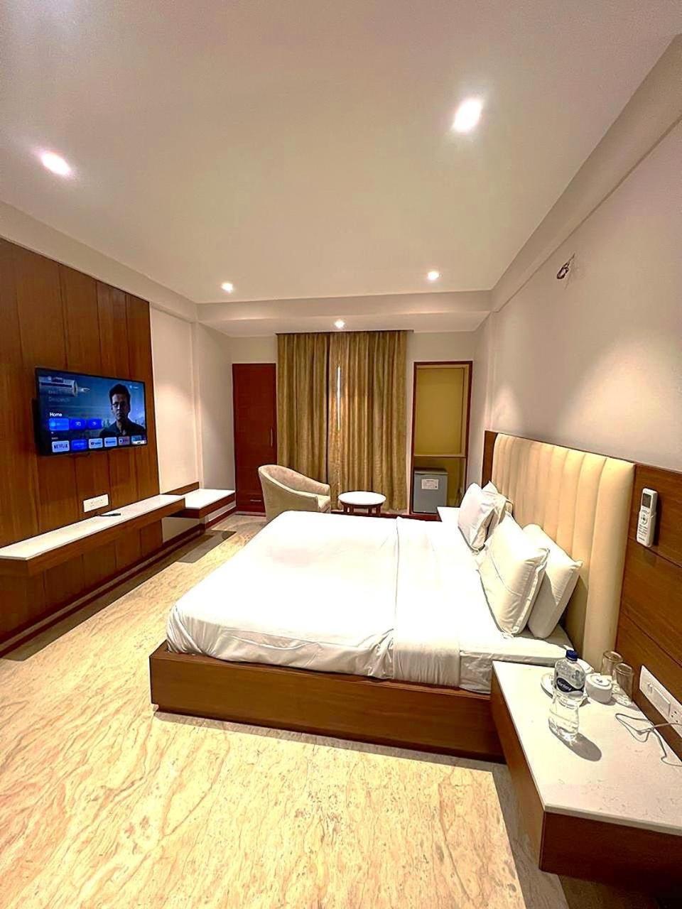 Hotel Bhoomivilas Агра Екстер'єр фото
